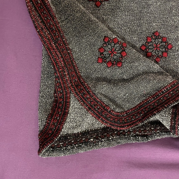 Lucky Lotus 3/4 Sleeved Sweater - Picture 2 of 5